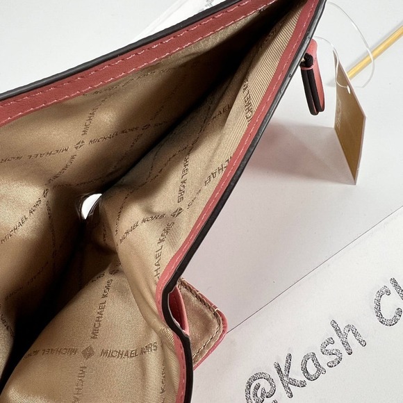 Michael Kors Passport Case Wallet Jet Set Girl Dog Printed DK Powder Blush multi - Picture 6 of 6